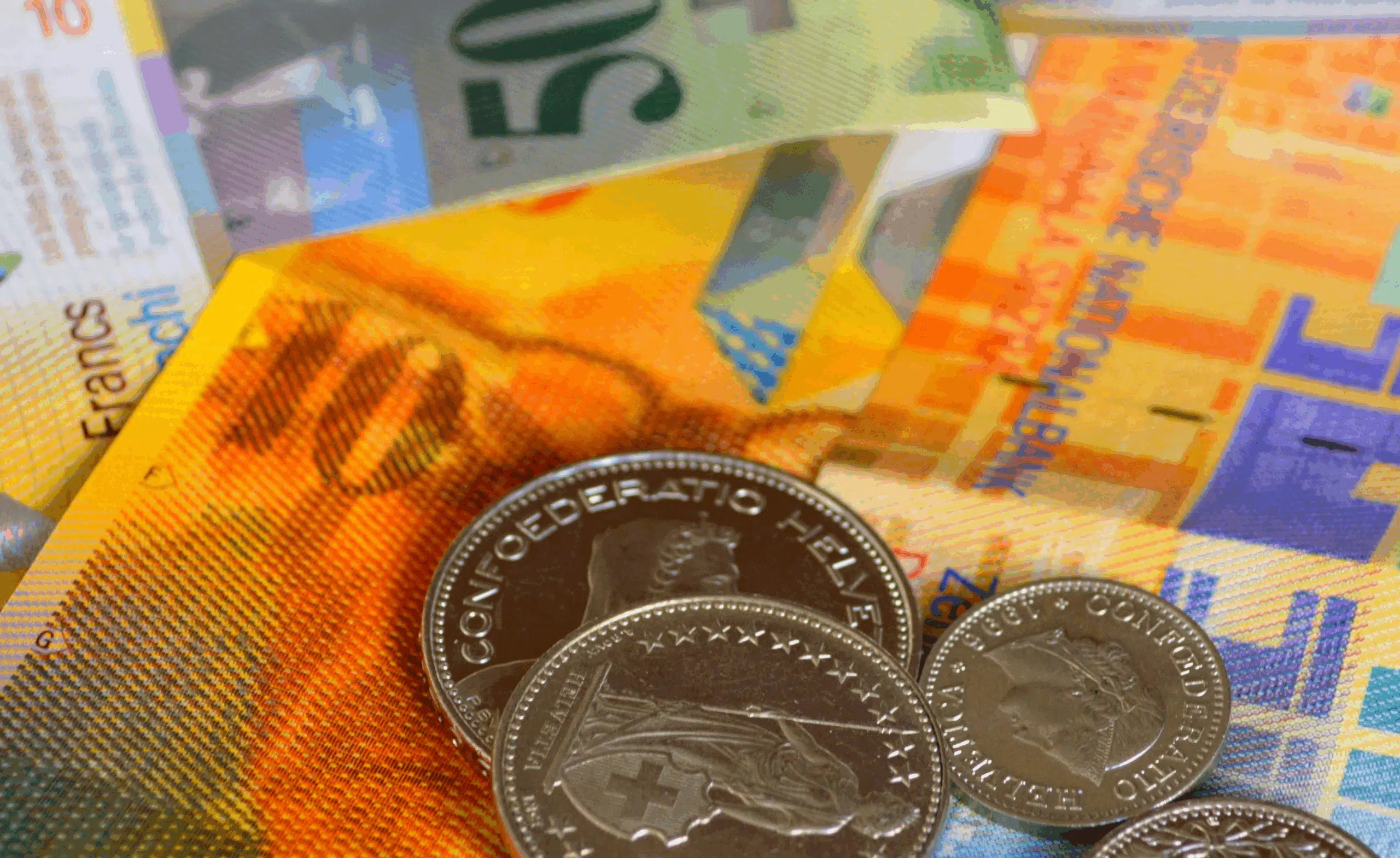 Combien coûte la création d&rsquo;une entreprise en Suisse ? (Sàrl ou SA)